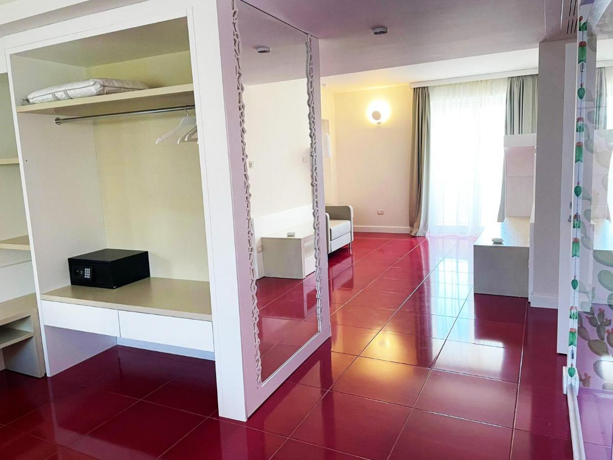 Suite Hotel L'Oasi Di Riaci (Adults Only) سانتا دومينيكا المظهر الخارجي الصورة