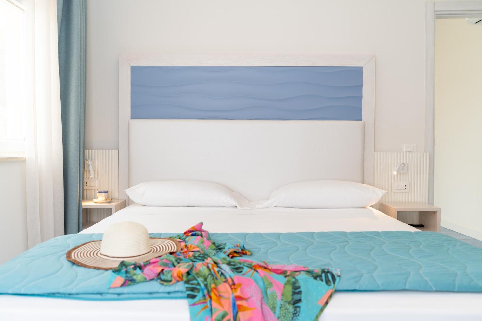 Suite Hotel L'Oasi Di Riaci (Adults Only) سانتا دومينيكا المظهر الخارجي الصورة