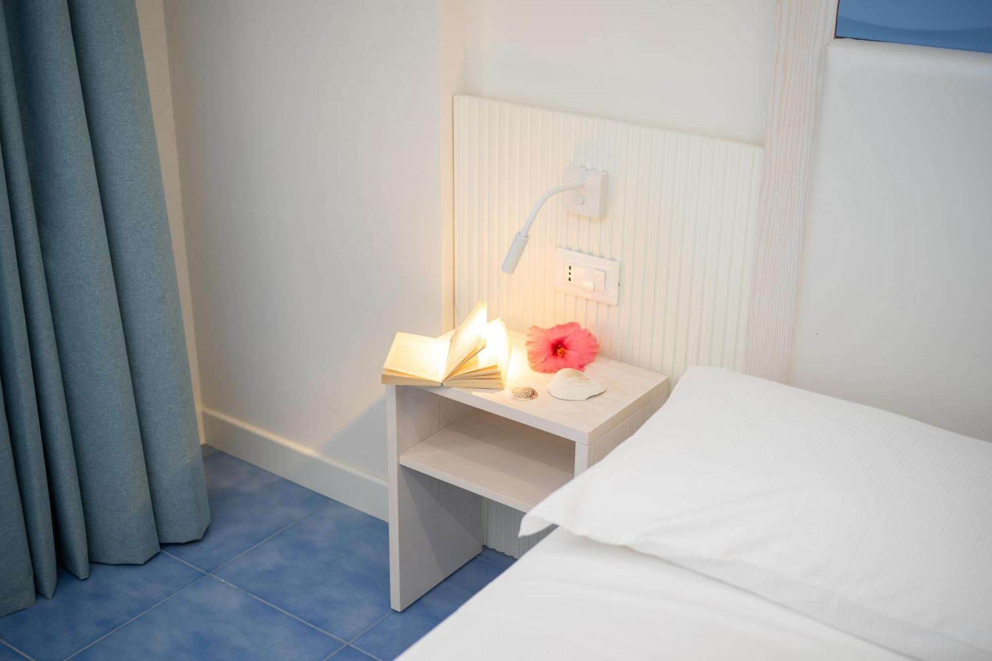 Suite Hotel L'Oasi Di Riaci (Adults Only) سانتا دومينيكا المظهر الخارجي الصورة